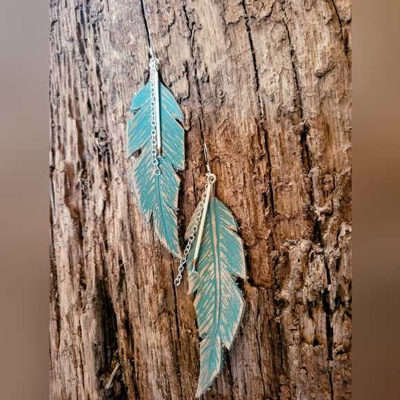 Leather feather earrings with porcupine quills - Picture 2 of 3